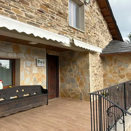 Vivienda De Uso Turistico En Plena Naturaleza O Poleiro シャレー *