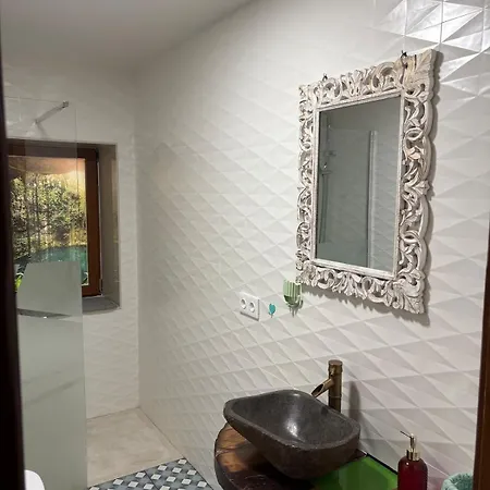 Vivienda De Uso Turistico En Plena Naturaleza O Poleiro * Cruz de Incio